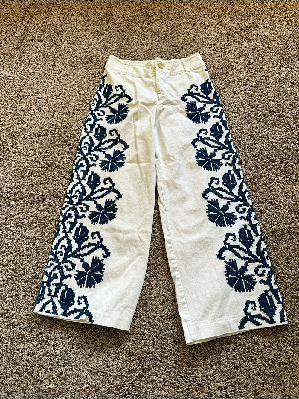 🔥Anthropologie Embroidered Wide-Leg Cropped Pants - Size 2 - White & Navy